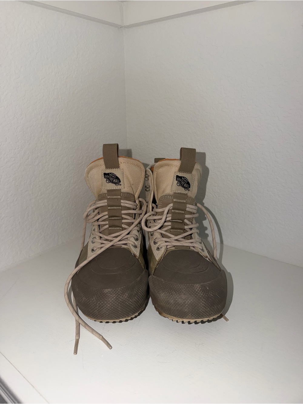 Vans - Hiking Boots - Picture 2 of 4